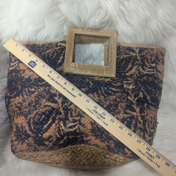 Tropical Purse with Shells - Picture 4 of 5